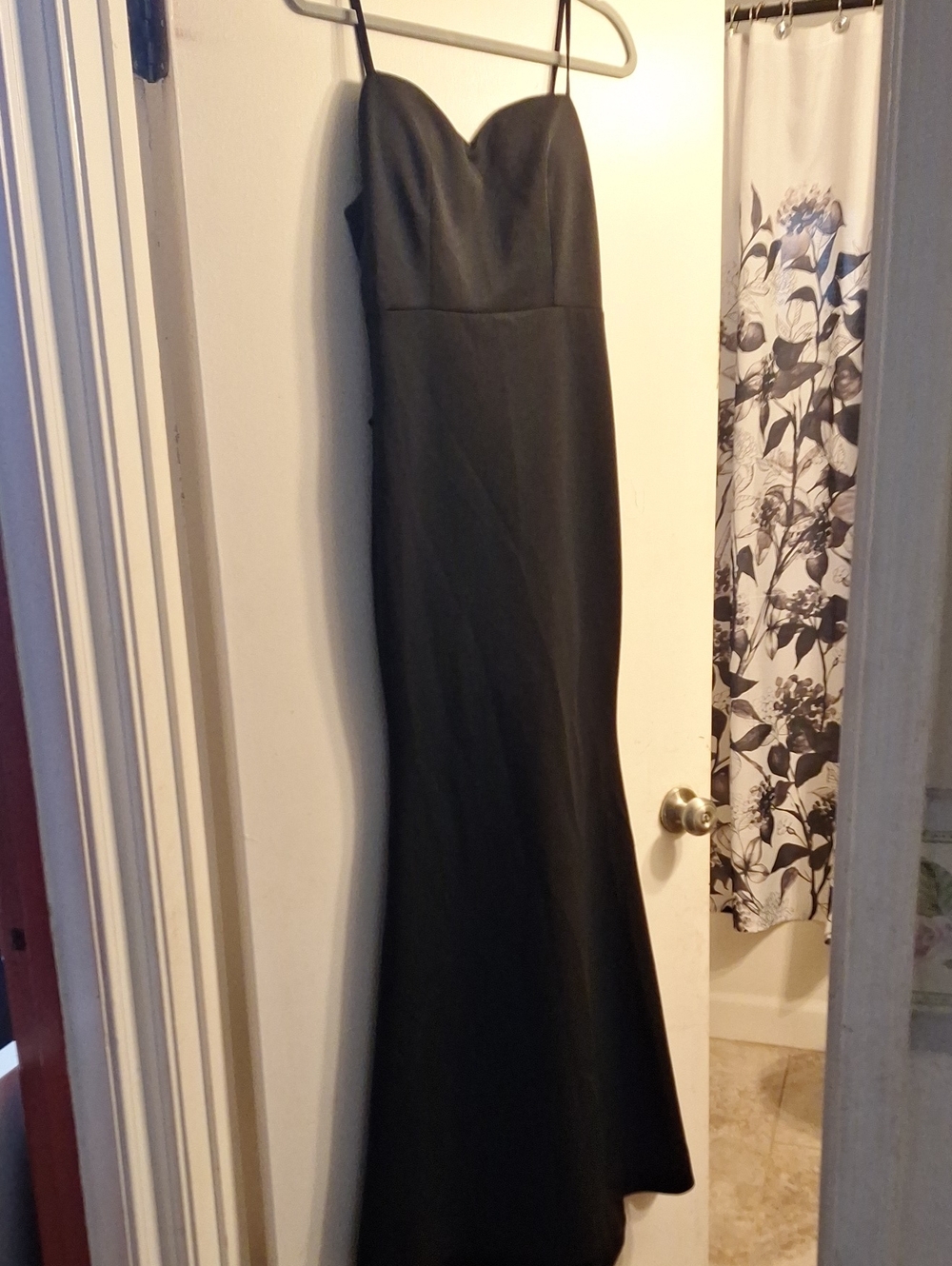Classic Black Spaghetti-Strap Prom Gown